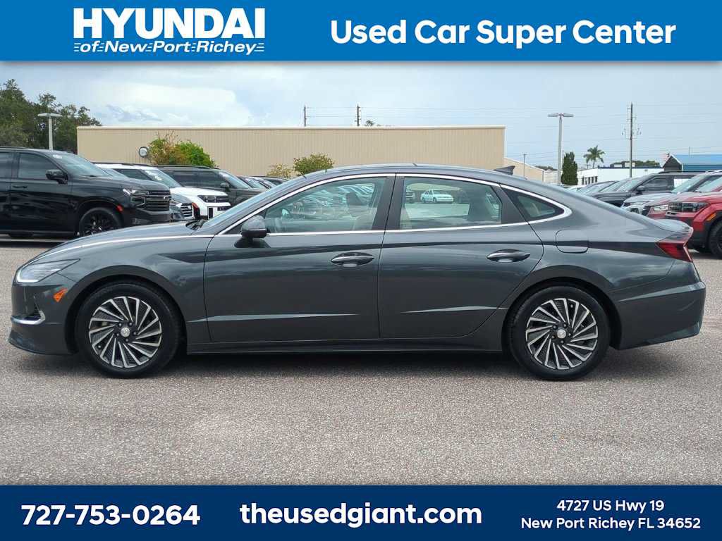 Used 2023 Hyundai Sonata Limited w/ Cargo Package FWD image 2