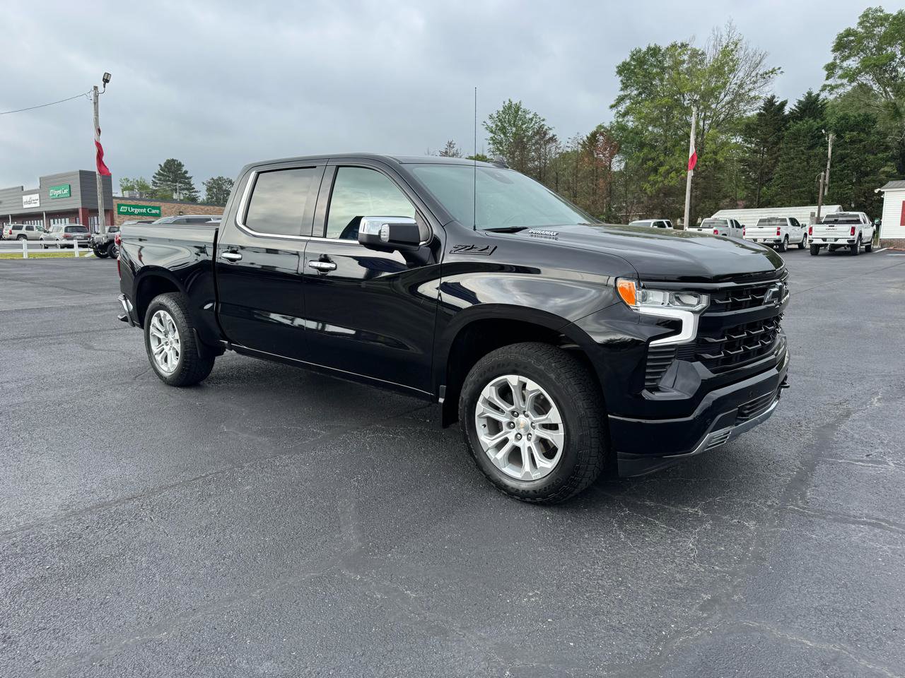 Used 2023 Chevrolet Silverado 1500 LTZ AWD/4WD image 4