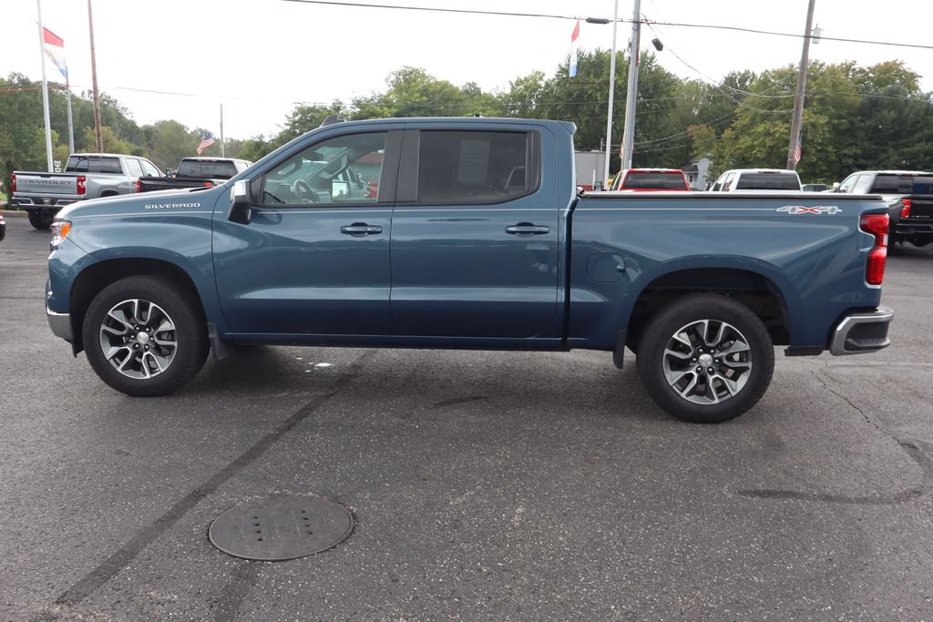 Used 2024 Chevrolet Silverado 1500 LT AWD/4WD image 21