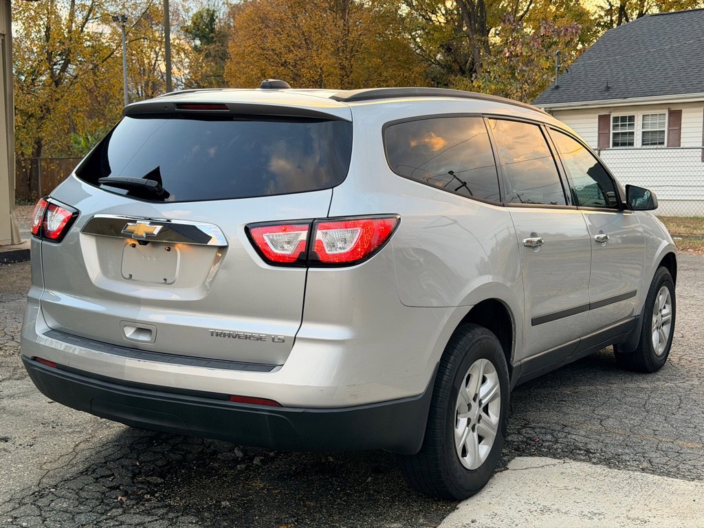 Used 2016 Chevrolet Traverse LS image 5