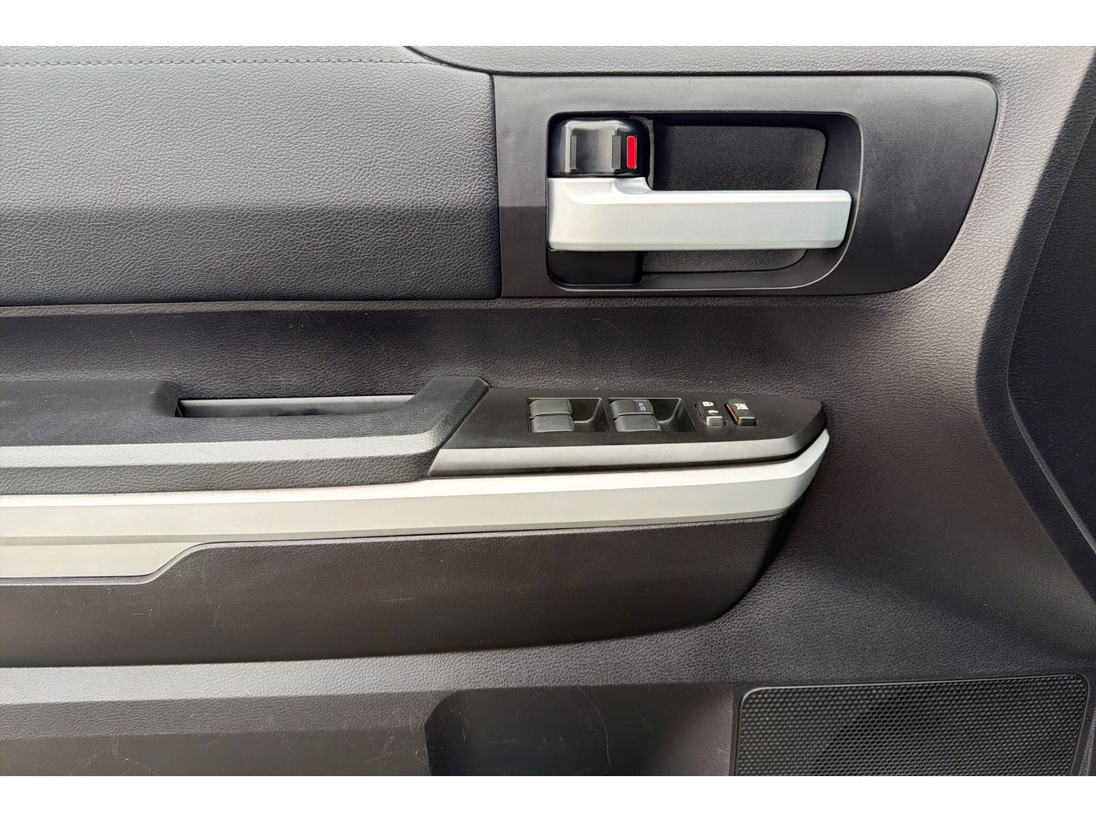 Used 2021 Toyota Tundra SR5 AWD/4WD image 11