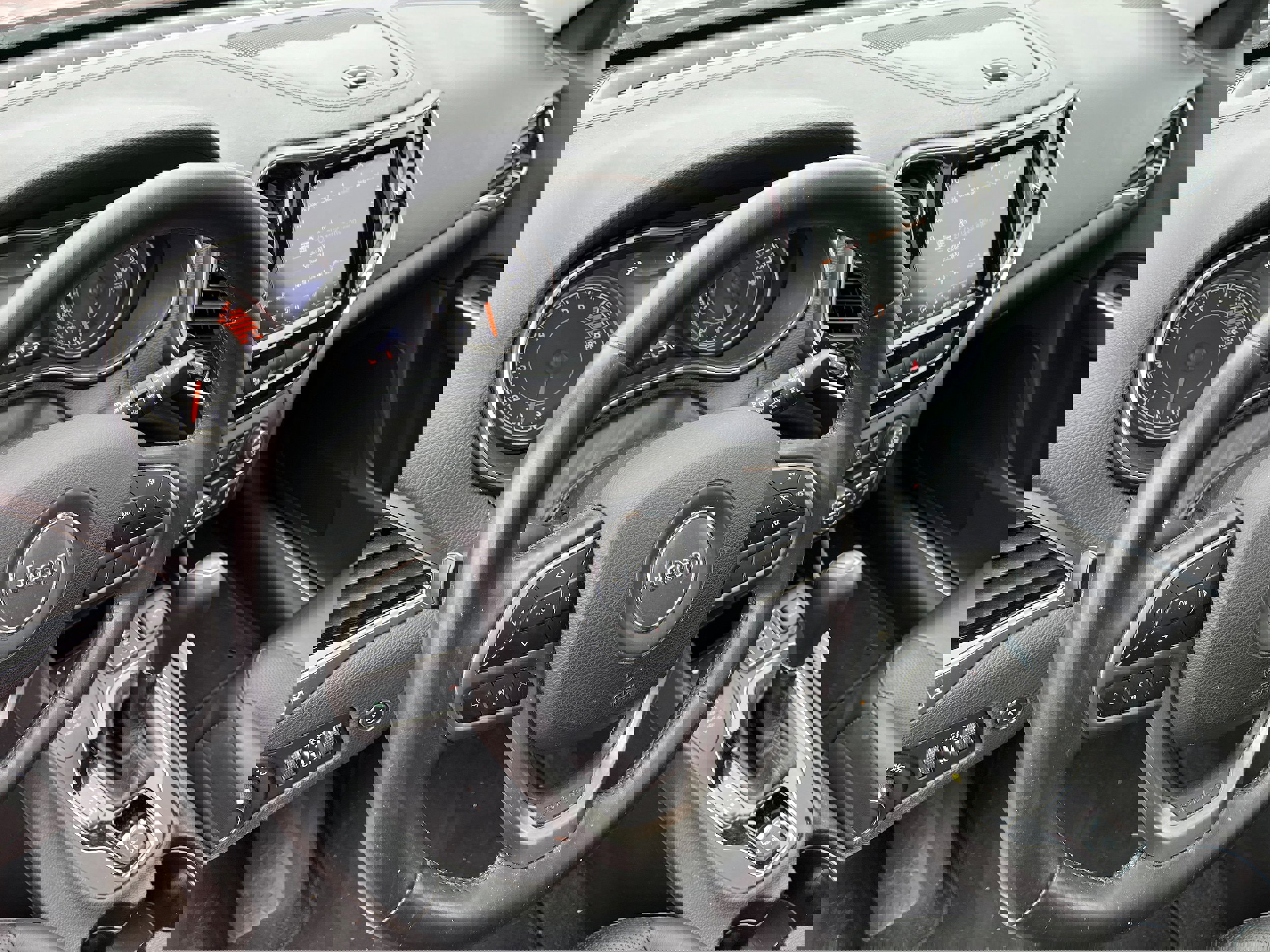 Used 2019 Jeep Cherokee Limited image 8