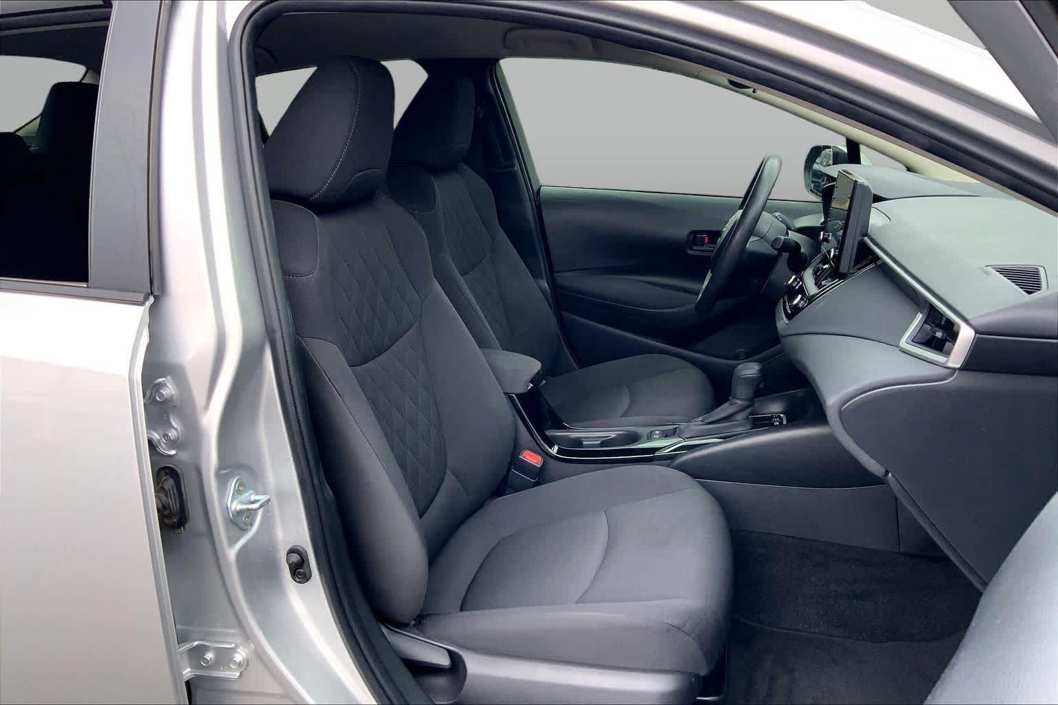 Used 2022 Toyota Corolla LE FWD image 9