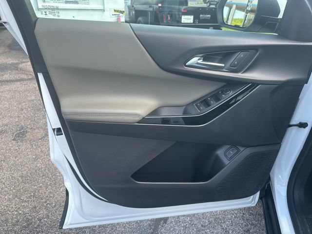 New 2026 Chevrolet Equinox LT w/ Convenience Package II FWD image 11