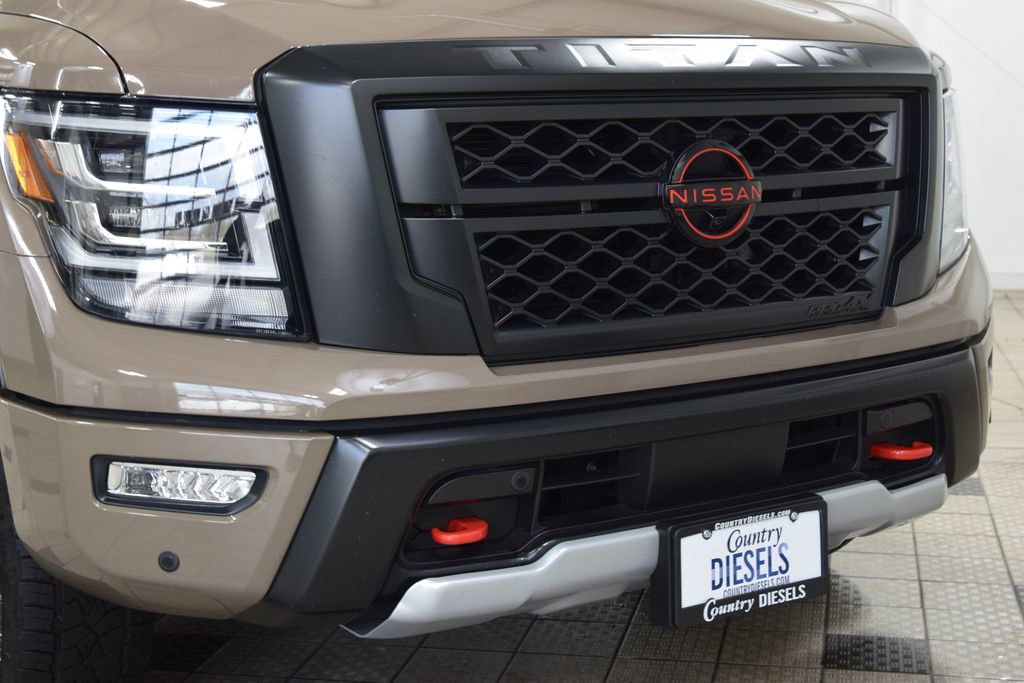 Used 2024 Nissan Titan PRO-4X w/ Pro-4x Convenience Package image 11