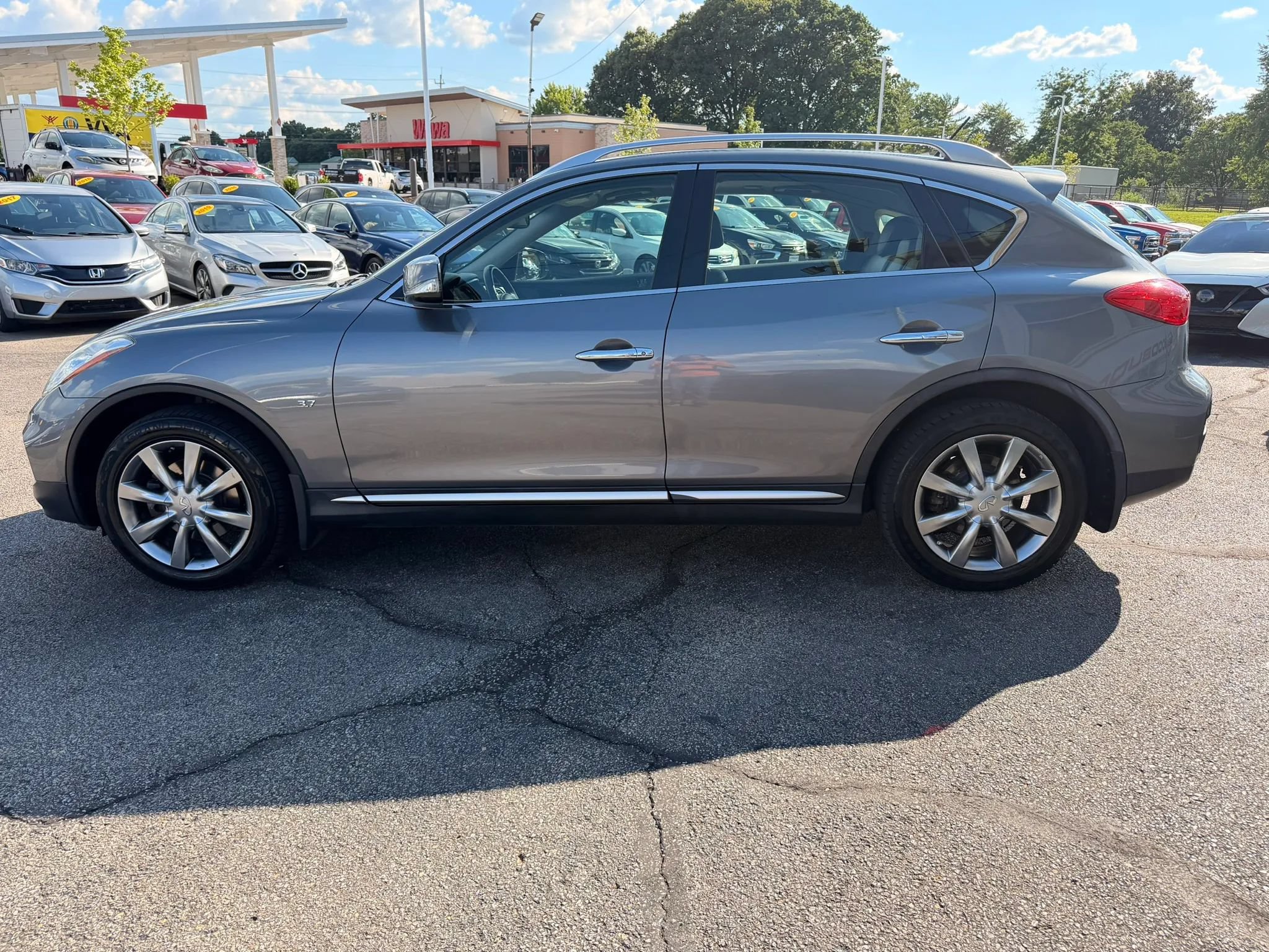 Used 2016 INFINITI QX50 AWD w/ Premium Package image 2