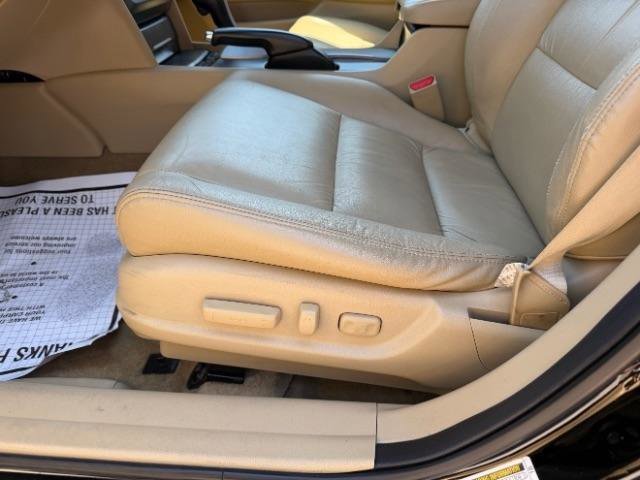 Used 2011 Honda Accord EX-L image 17