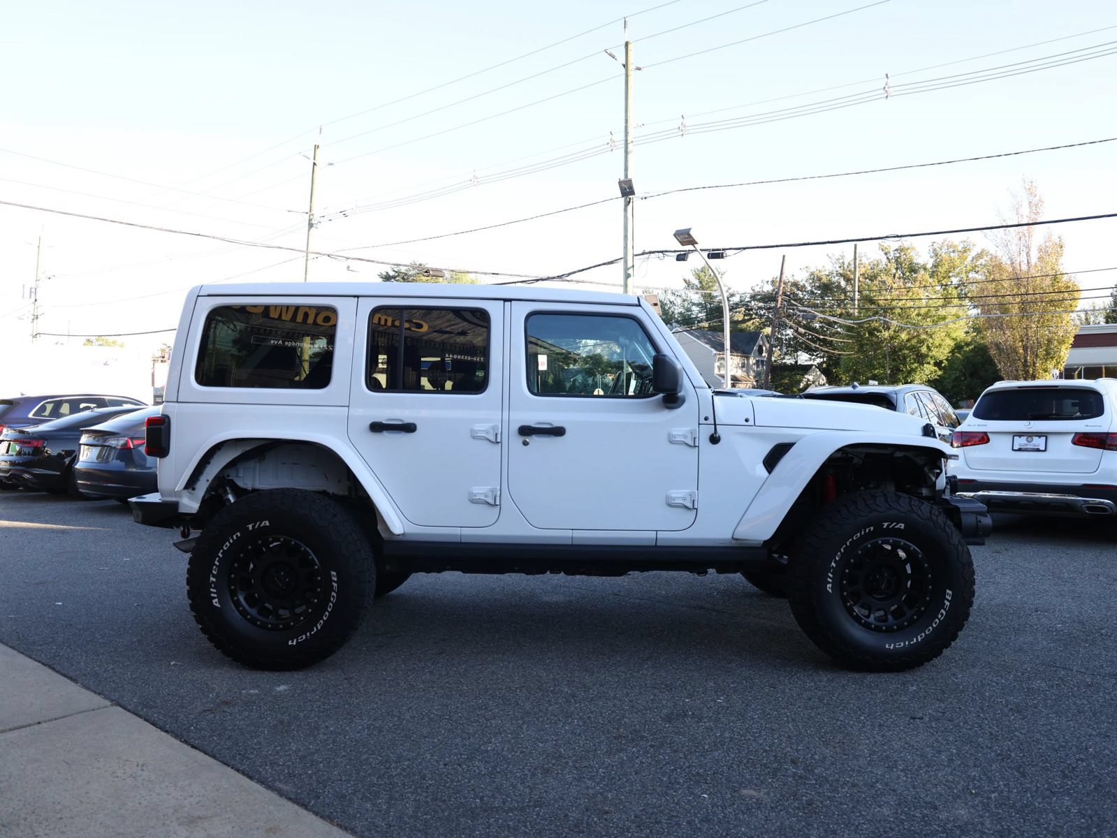 Used 2019 Jeep Wrangler Unlimited Sahara w/ Safety Group AWD/4WD image 5