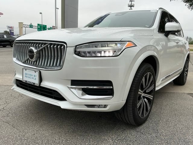 Certified 2025 Volvo XC90 B5 Core AWD/4WD image 4