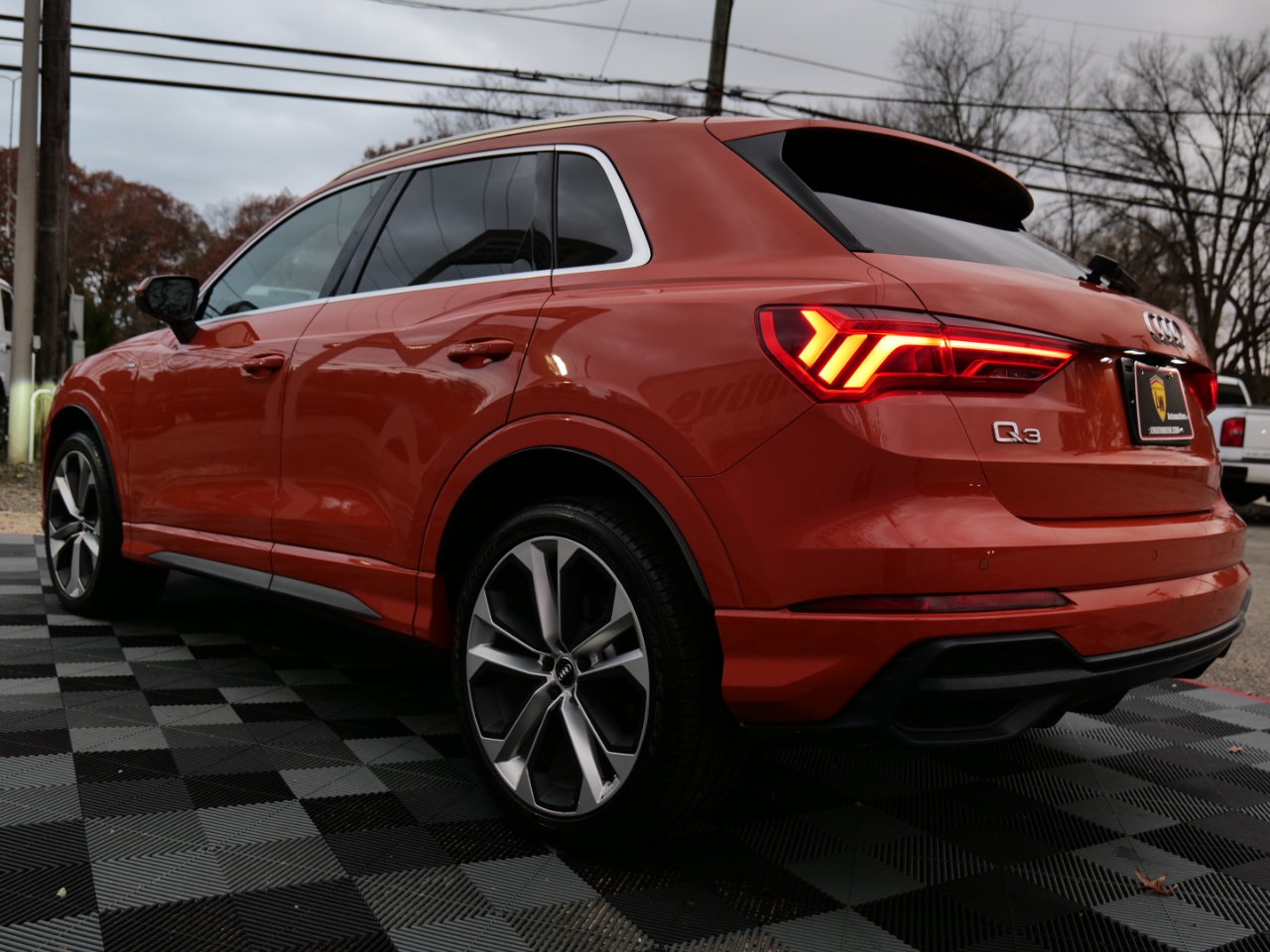 Used 2019 Audi Q3 2.0T Premium Plus w/ Premium Plus Package image 90