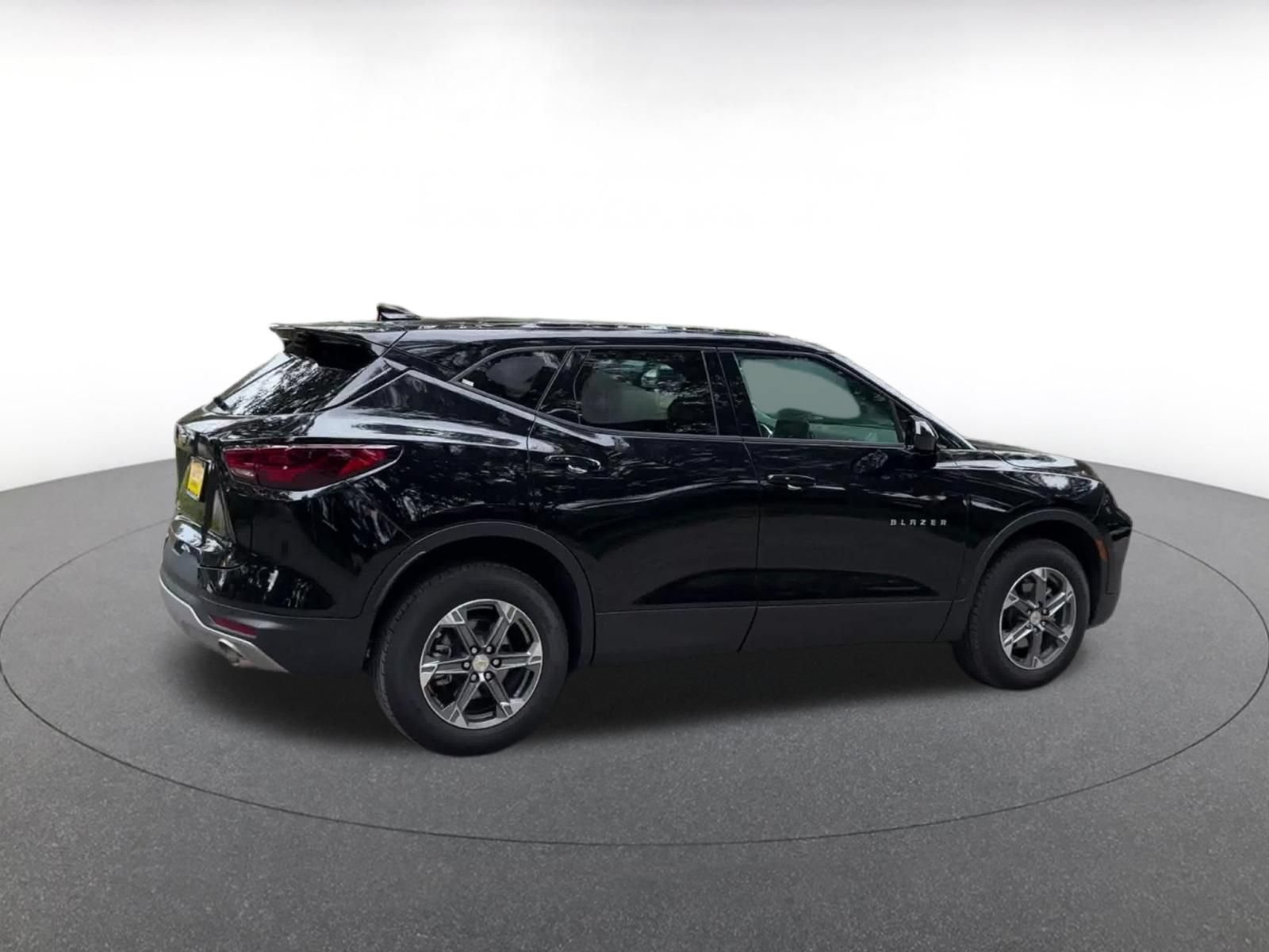 Used 2026 Chevrolet Blazer LT FWD image 15