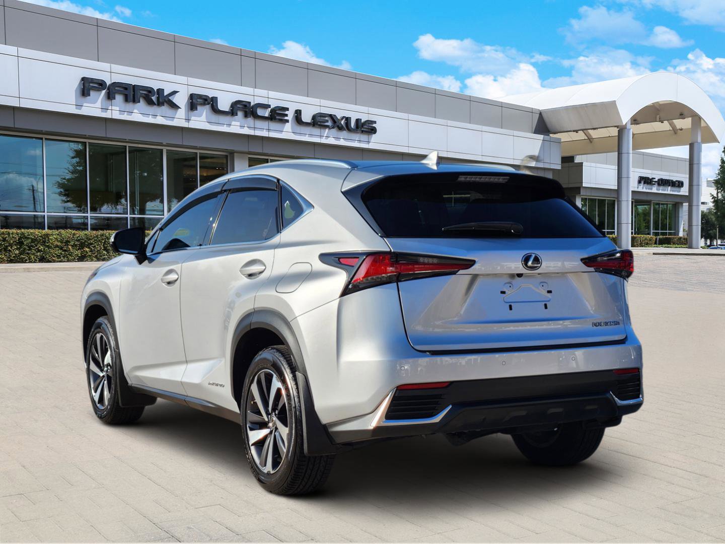 Used 2018 Lexus NX 300h AWD image 4