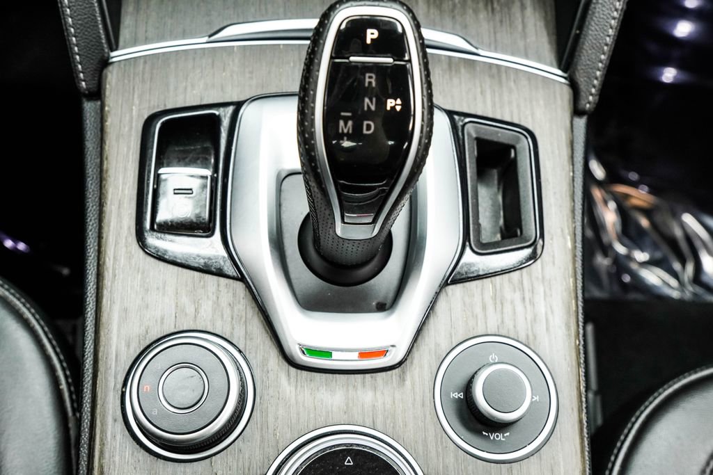 Used 2022 Alfa Romeo Stelvio Ti image 23