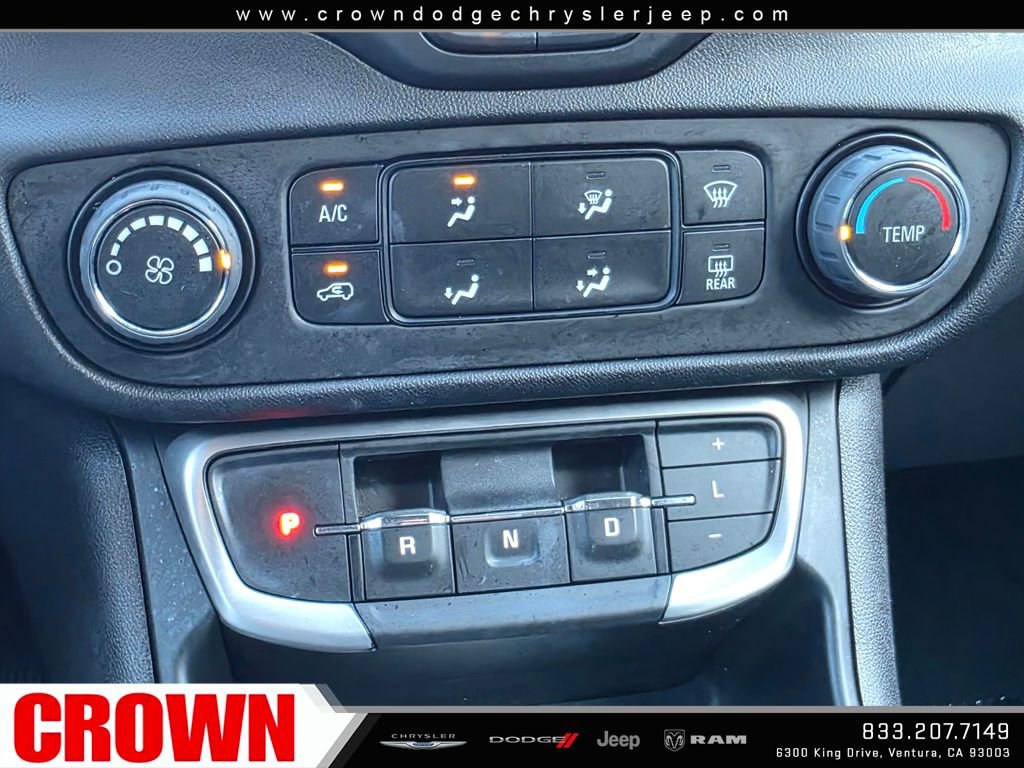 Used 2024 GMC Terrain SLE image 29