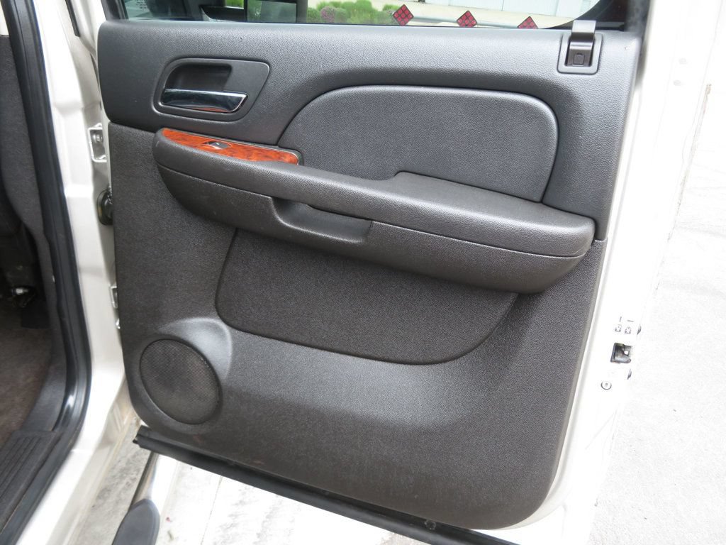 Used 2008 Chevrolet Silverado 2500 LTZ w/ Safety Package AWD/4WD image 27