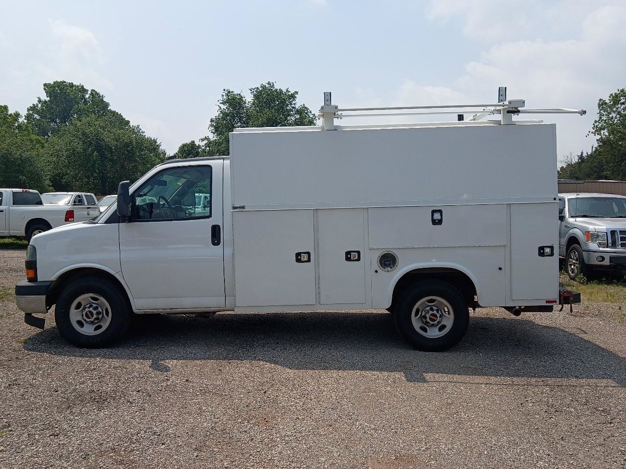 Used 2022 GMC Savana 3500 w/ Power Convenience Package RWD image 8