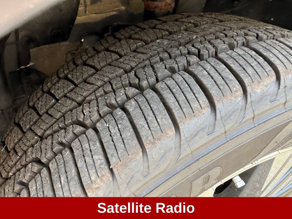 Used 2023 Nissan Rogue SV AWD/4WD image 12