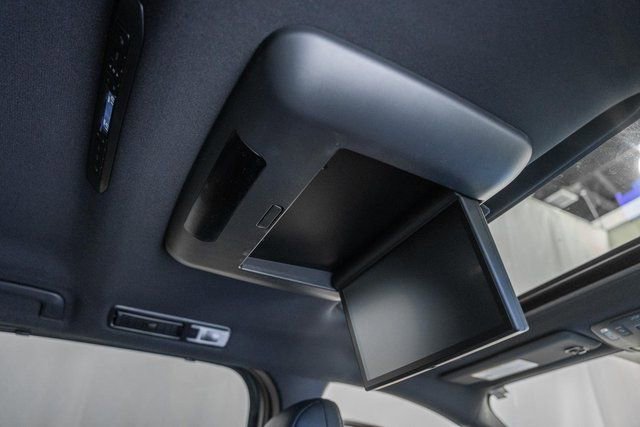 New 2026 Toyota Sienna Platinum image 33