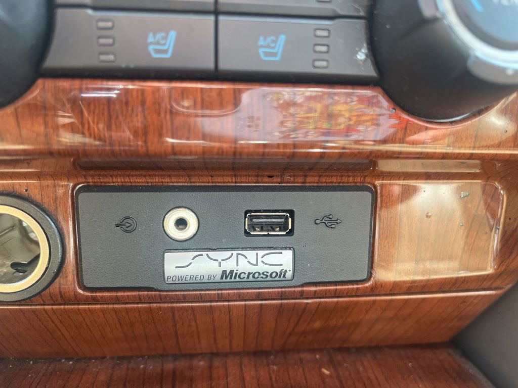 Used 2010 Ford F150 Lariat image 17