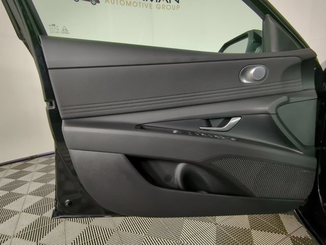 New 2026 Hyundai Elantra Limited FWD image 30