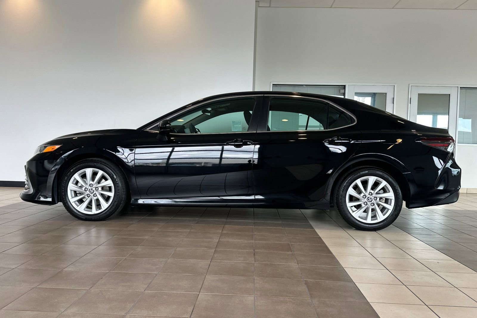 Certified 2022 Toyota Camry LE FWD image 7