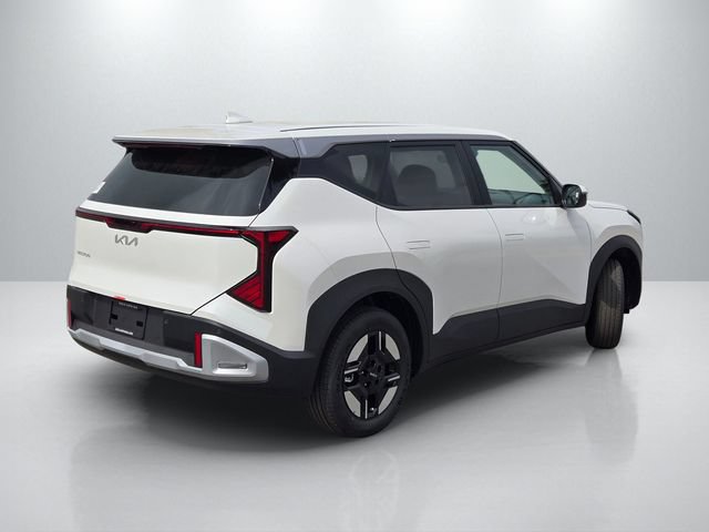 New 2027 Kia Seltos LX FWD image 4
