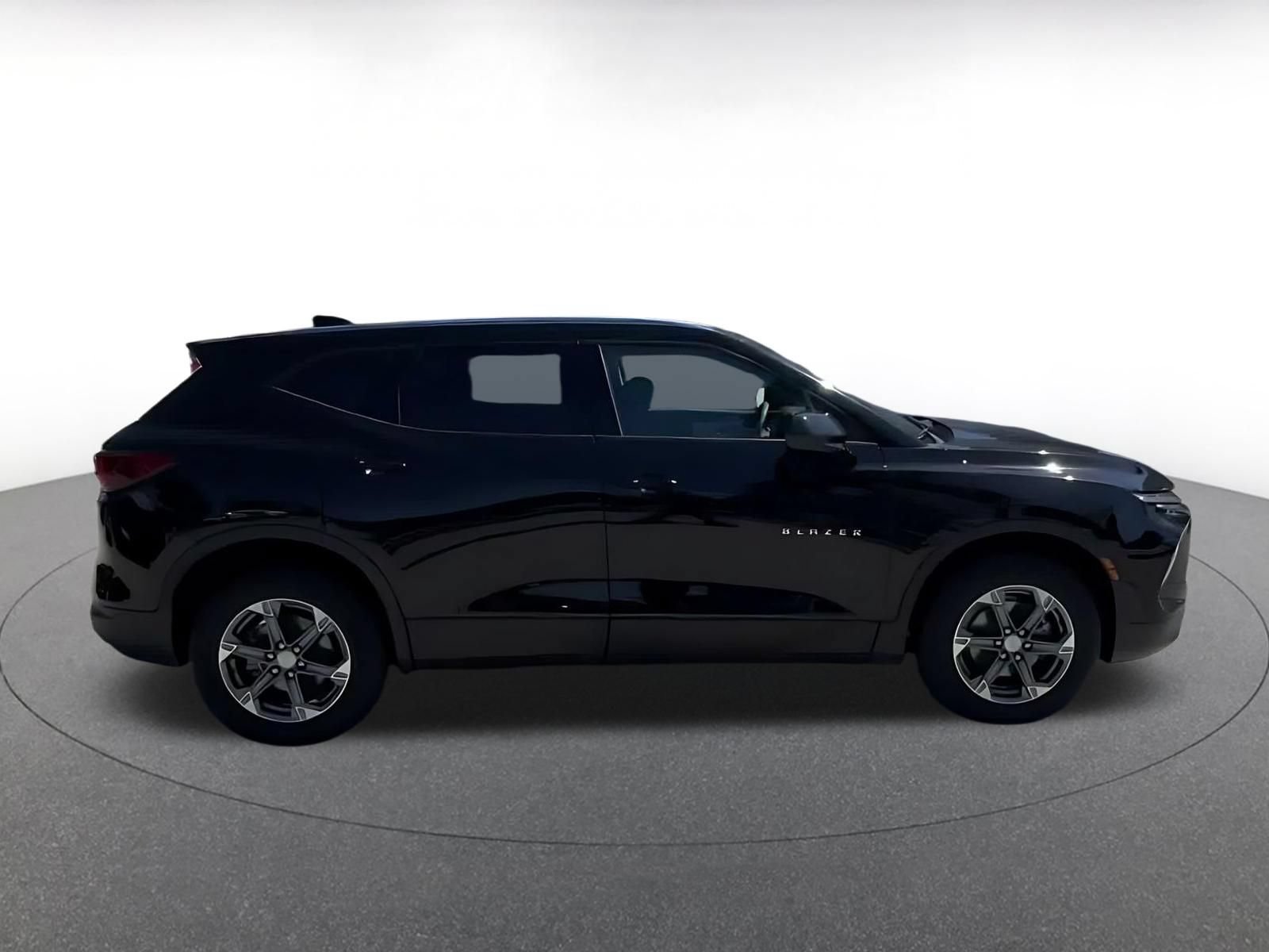 Used 2025 Chevrolet Blazer LT FWD image 15