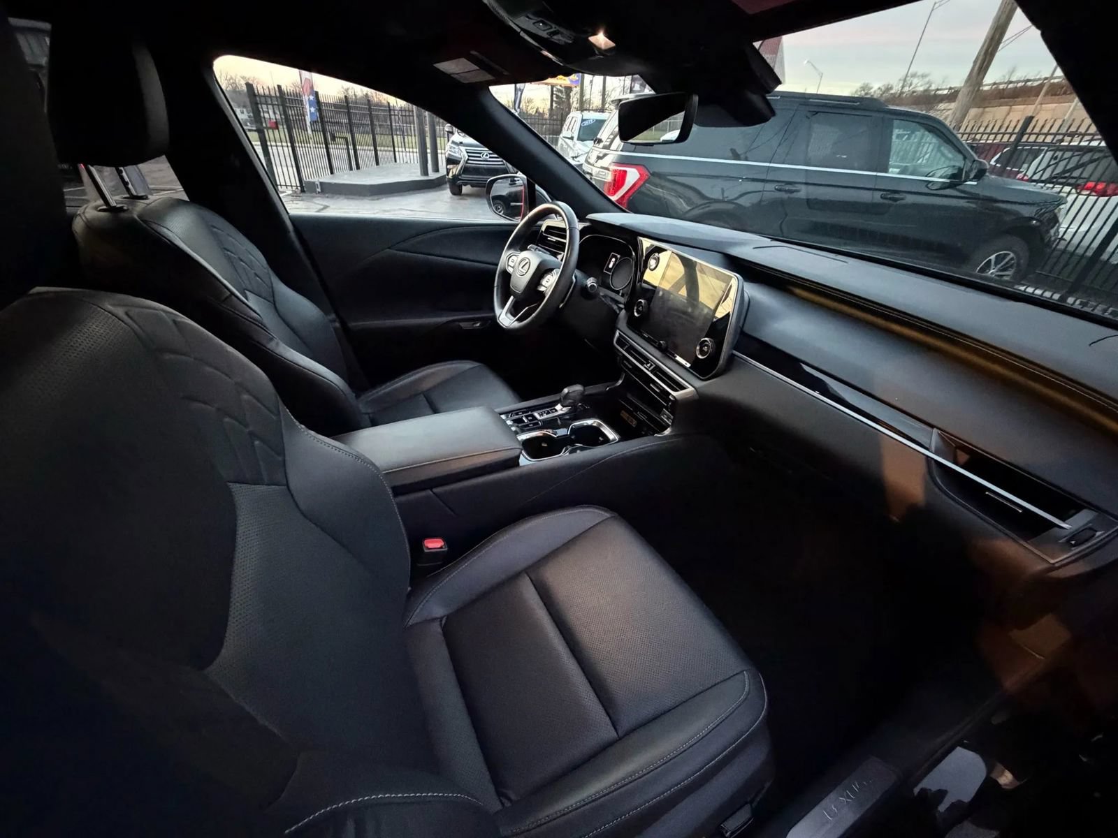 Used 2023 Lexus RX 350 FWD image 29