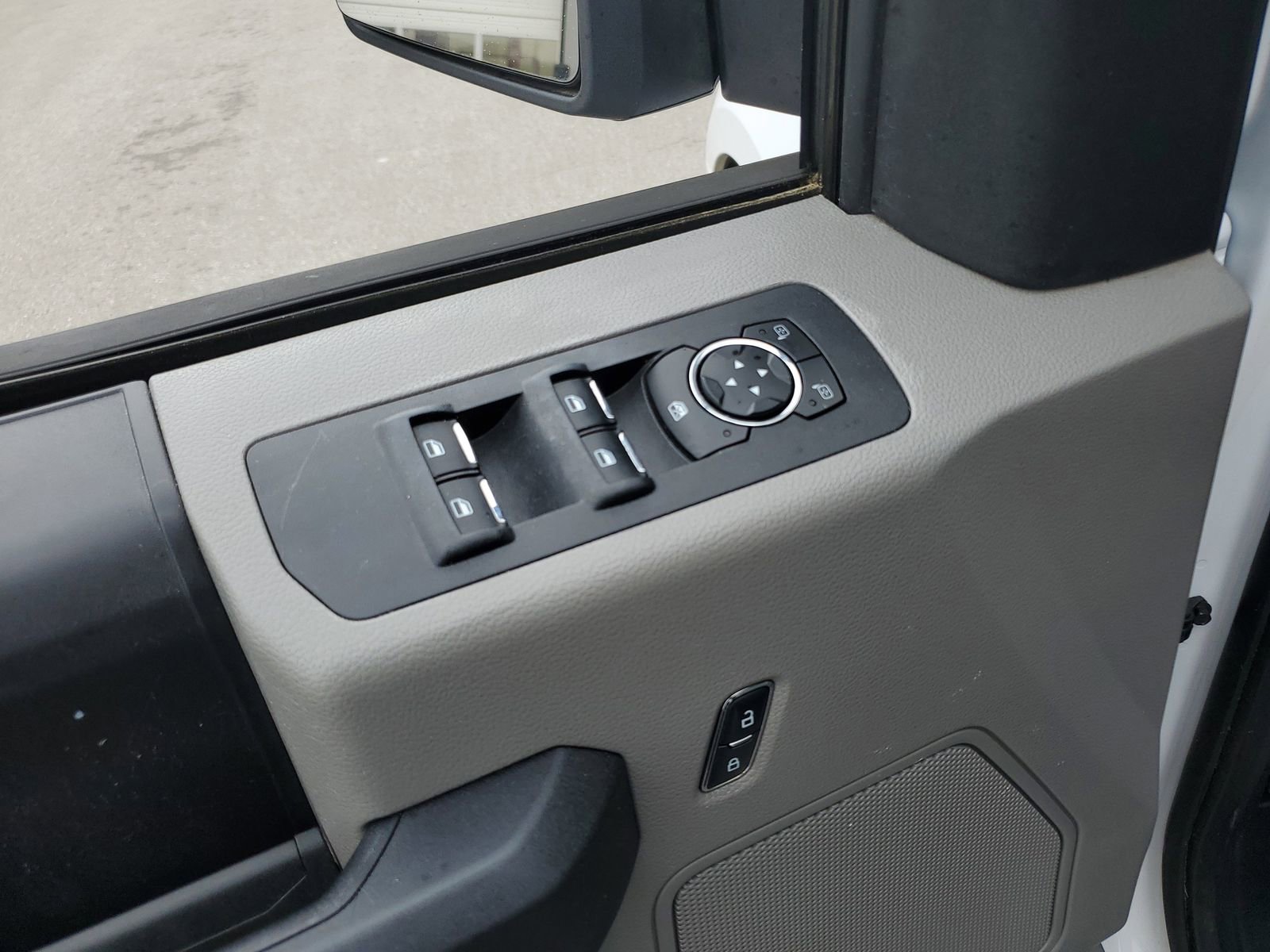 Used 2016 Ford F150 XL w/ Equipment Group 101A Mid RWD image 19