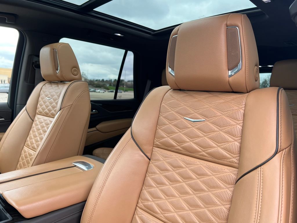 Used 2021 Cadillac Escalade Premium Luxury w/ Driver Assist Tech Package image 19