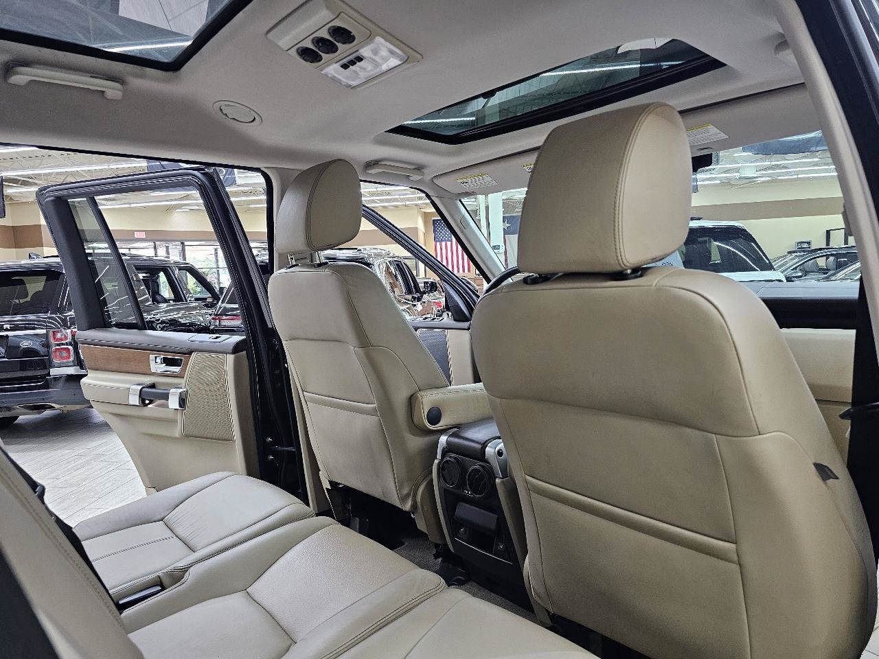 Used 2016 Land Rover LR4 HSE LUX AWD/4WD image 24