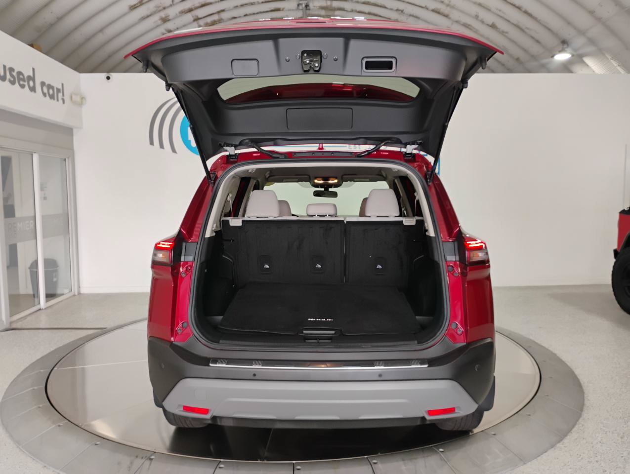 Used 2023 Nissan Rogue SV FWD image 7