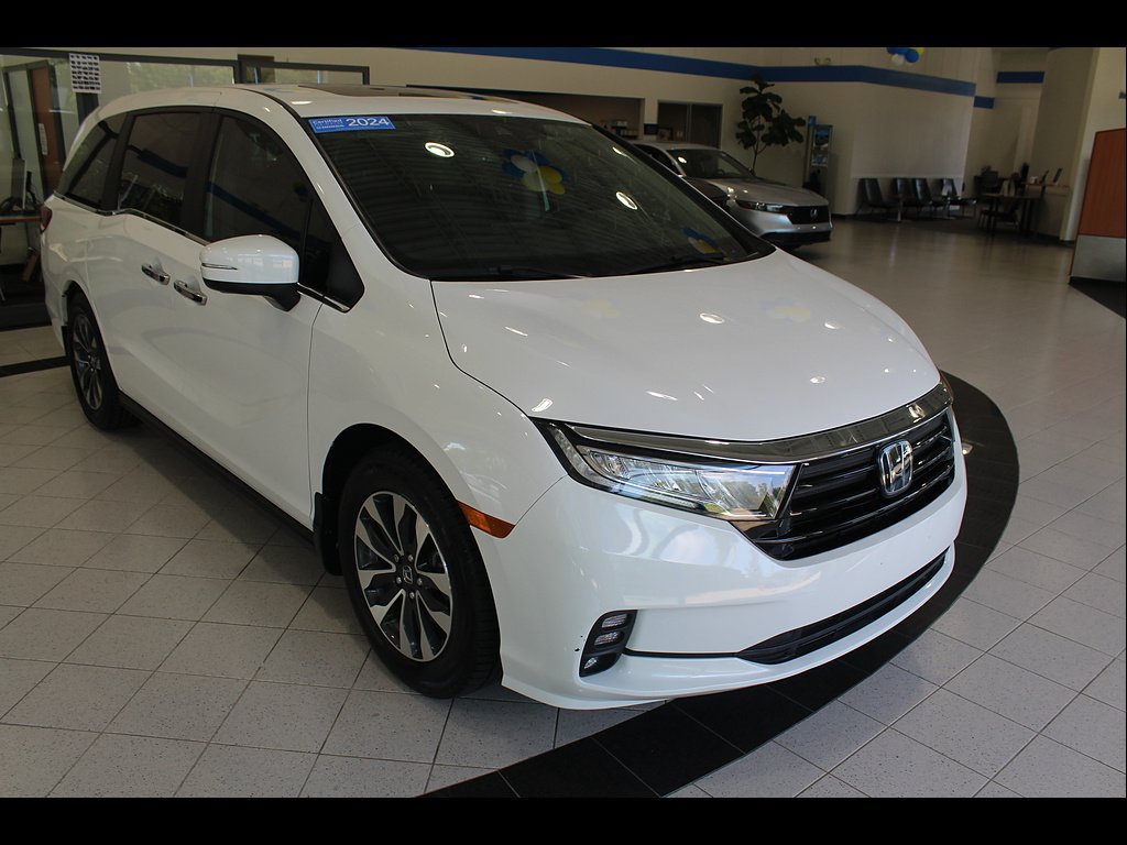 Certified 2024 Honda Odyssey EX-L image 3