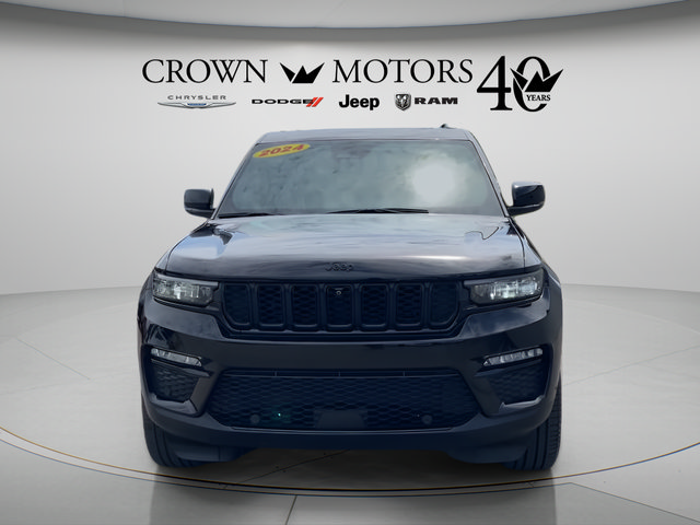 Used 2024 Jeep Grand Cherokee Limited w/ Luxury Tech Group II AWD/4WD image 2