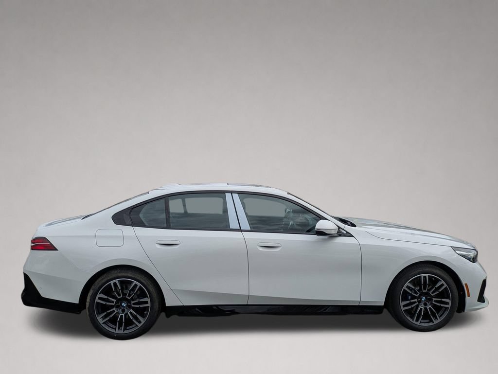 New 2026 BMW 530i xDrive w/ M Sport Package AWD/4WD image 3