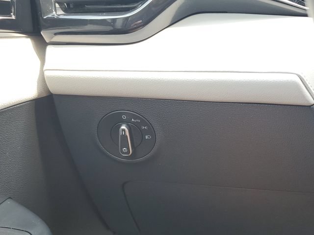 Certified 2025 Volkswagen Taos S FWD image 30