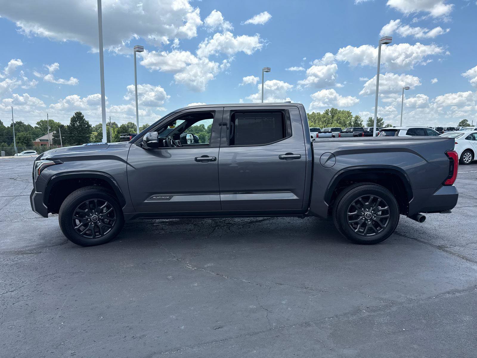 Used 2023 Toyota Tundra Platinum w/ Advanced Package AWD/4WD image 5