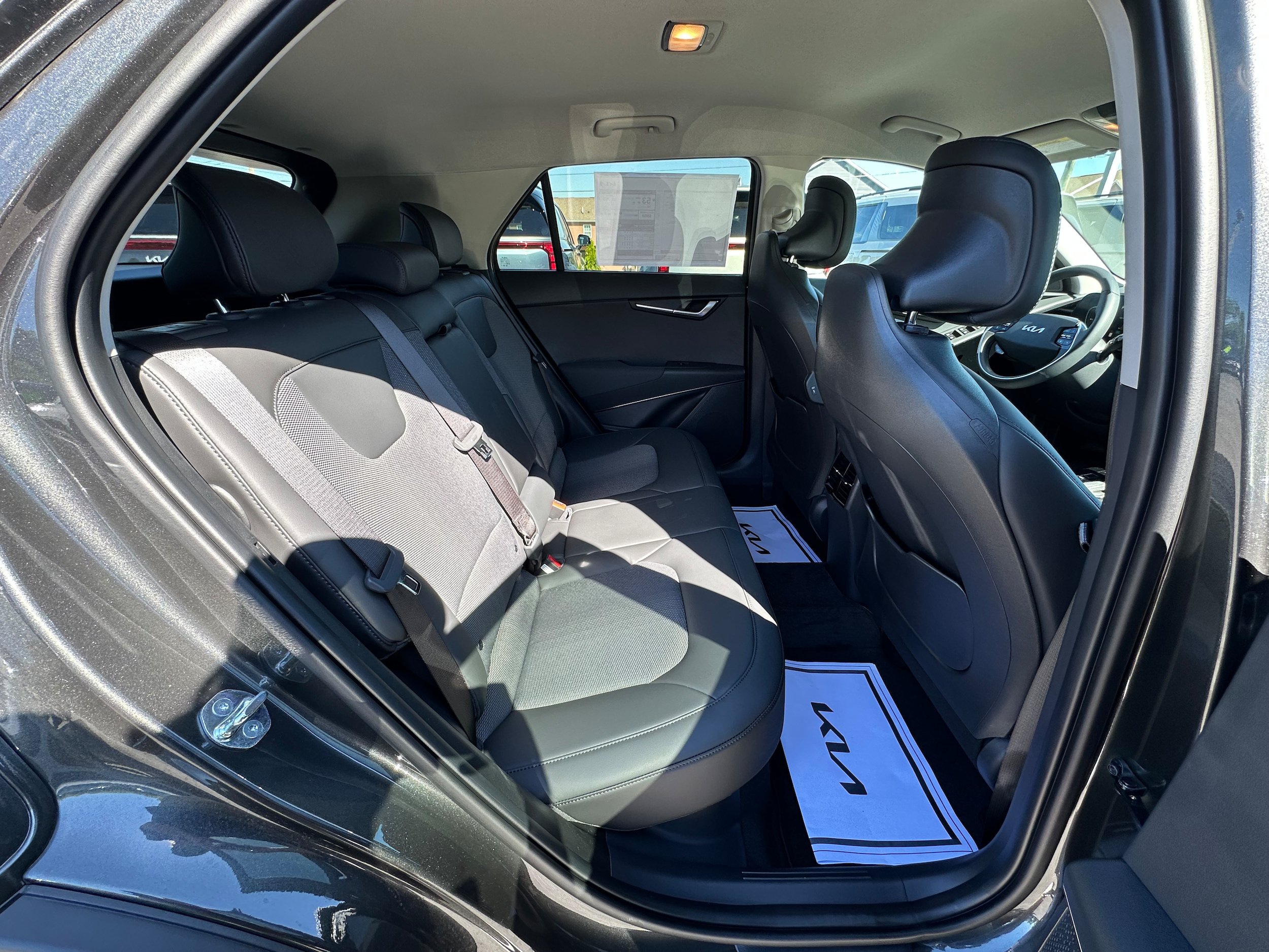 New 2026 Kia Niro EX FWD image 12
