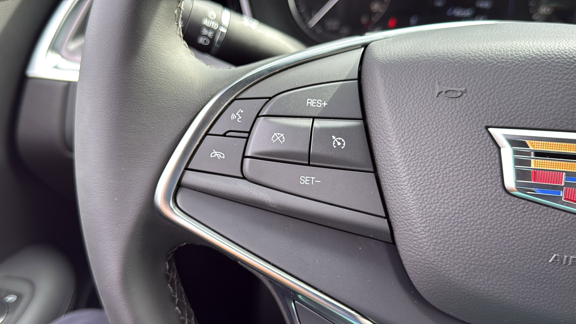 New 2026 Cadillac XT5 Luxury w/ LPO, Floor Liner Package image 16