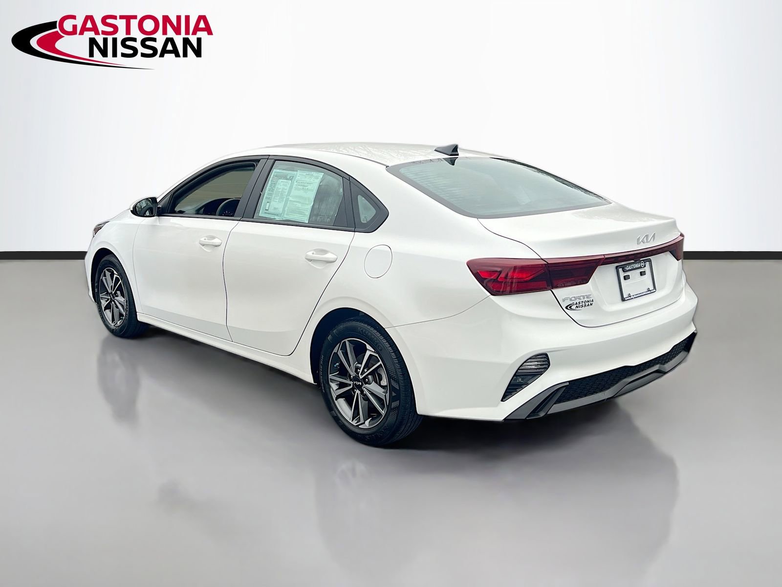 Used 2023 Kia Forte LXS image 6