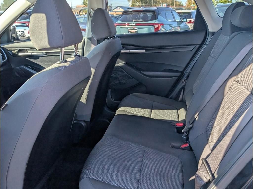 Used 2023 Kia Seltos LX image 9