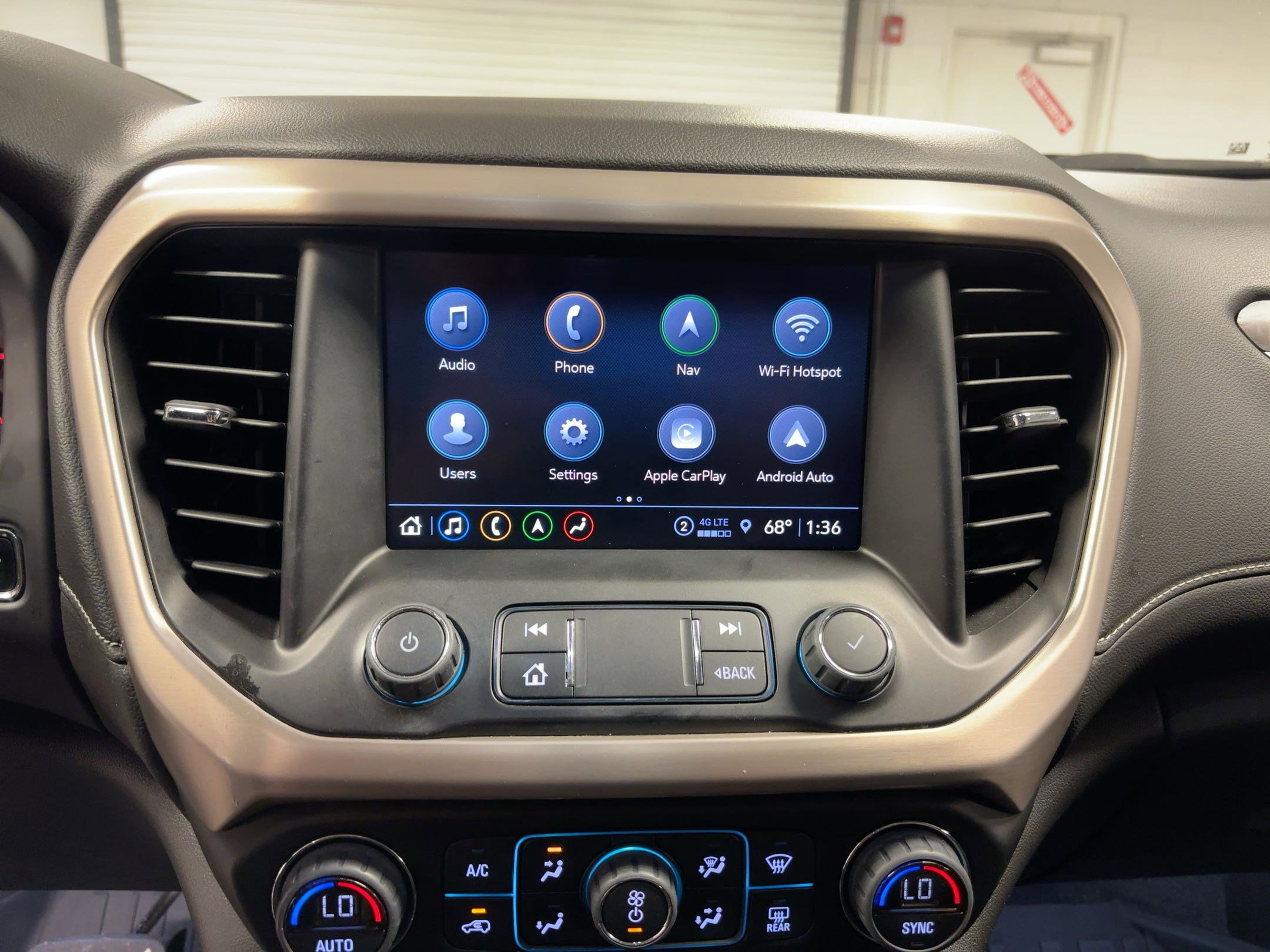 Used 2023 GMC Acadia Denali w/ Denali Ultimate Package image 24