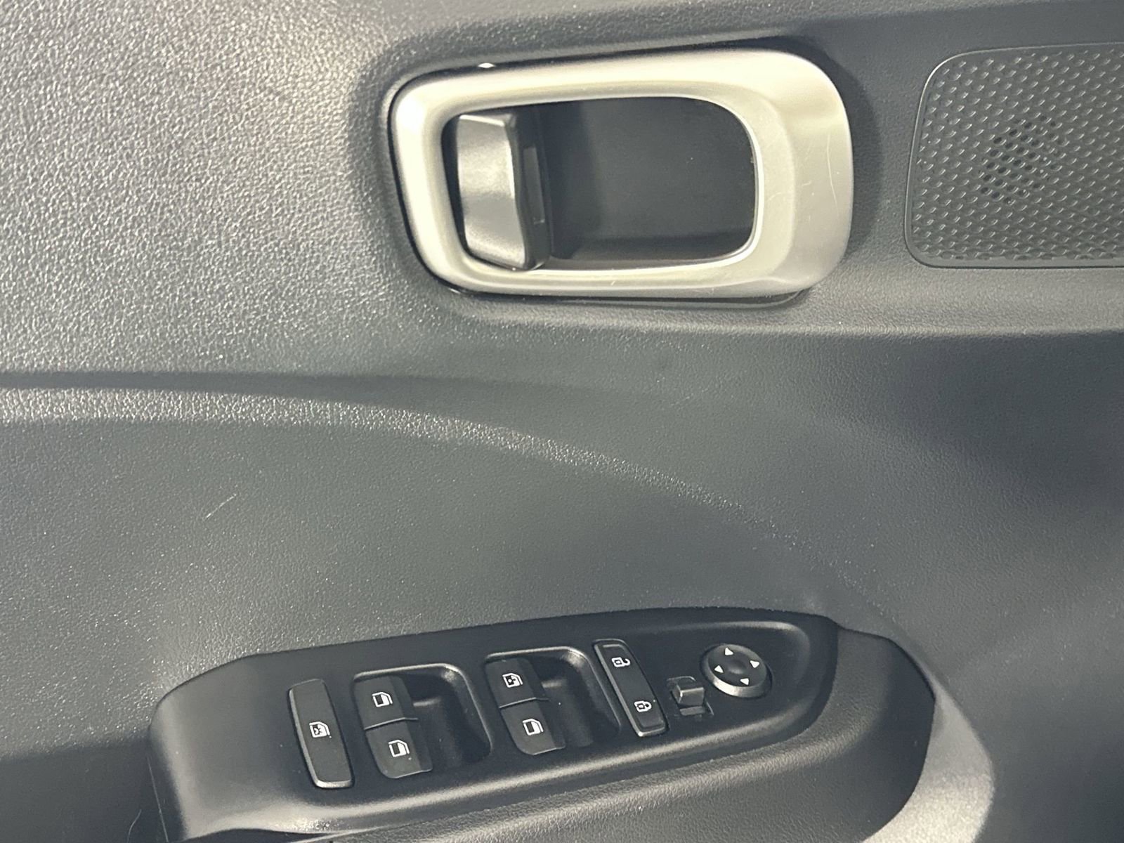 Used 2021 Hyundai Venue SEL w/ Cargo Package image 13