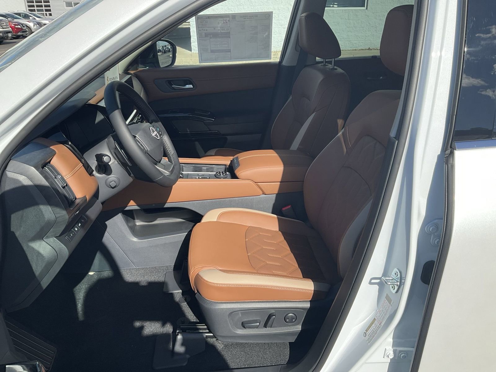 New 2026 Nissan Pathfinder Platinum w/ Cargo Package AWD/4WD image 10