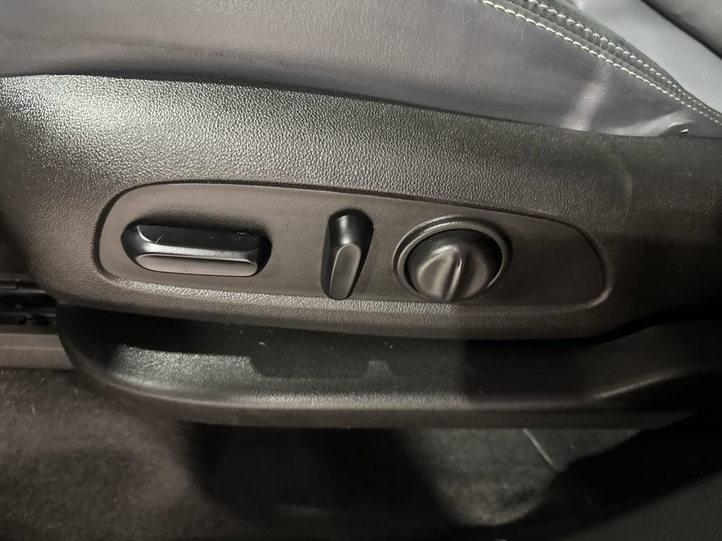 Used 2018 Buick Enclave Premium AWD/4WD image 18