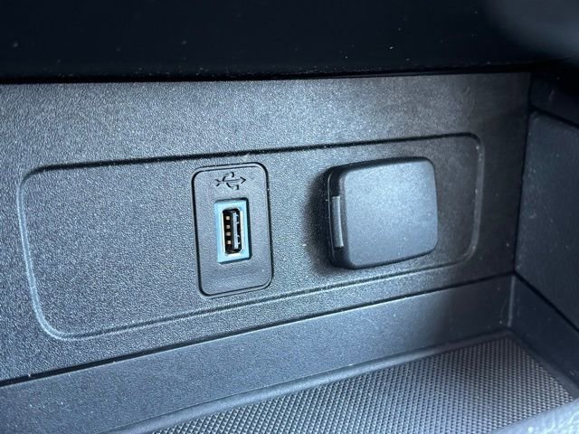 Used 2017 Ford Escape Titanium w/ Equipment Group 301A AWD/4WD image 30