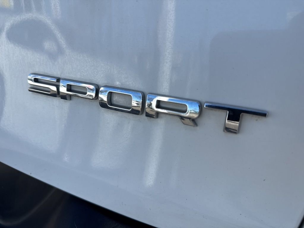 Used 2016 Jeep Cherokee Sport image 5