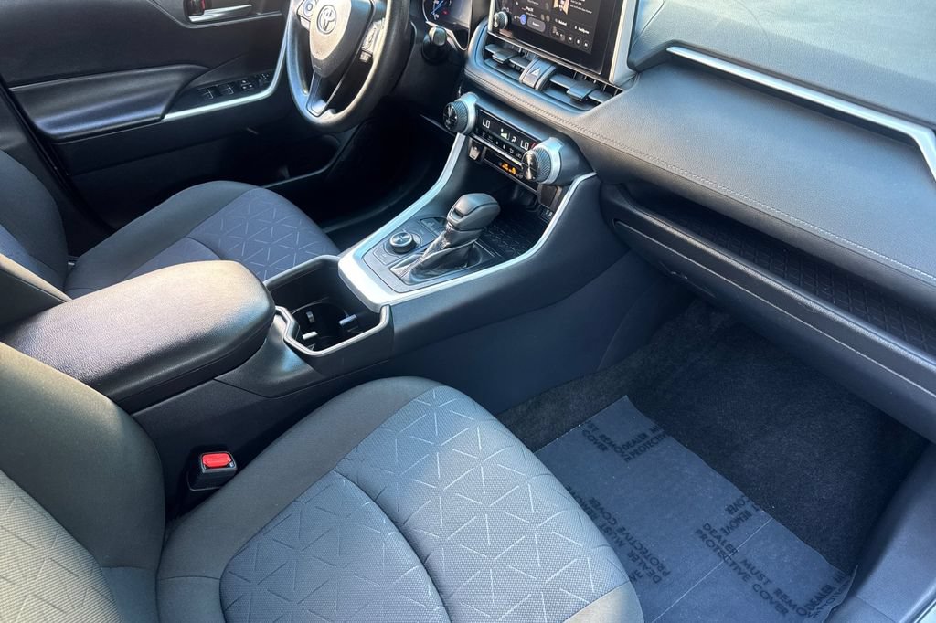 Certified 2025 Toyota RAV4 XLE AWD/4WD image 15
