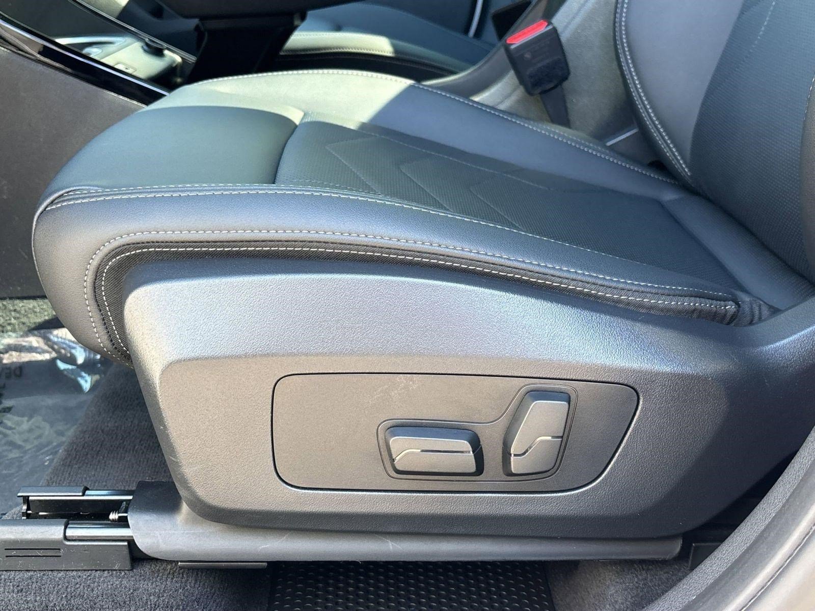 Certified 2025 BMW X1 xDrive28i w/ Technology Package AWD/4WD image 13