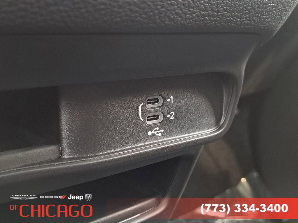 New 2026 Chrysler Pacifica Select image 35